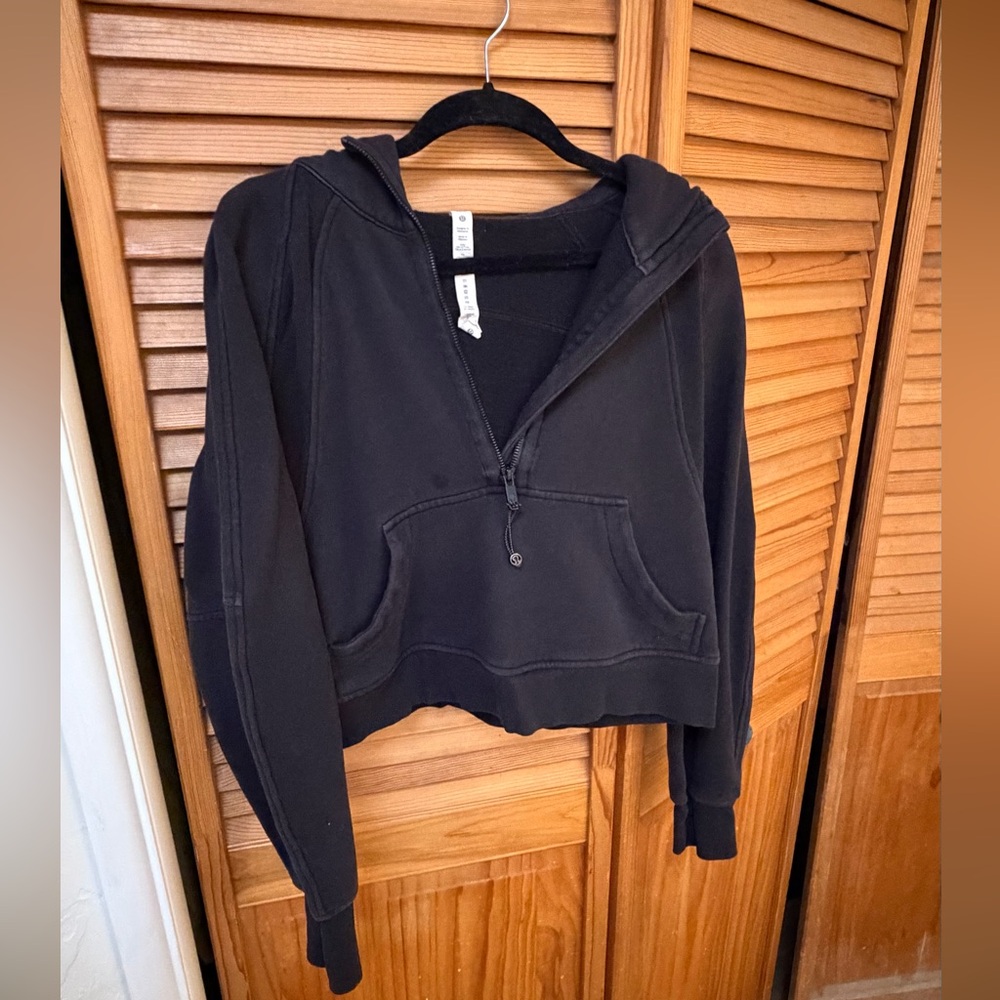 Lululemon black scuba half zip